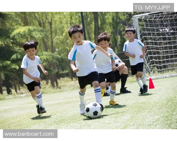 玩玩足球乐趣无穷体验激情与团队合作的魅力与挑战