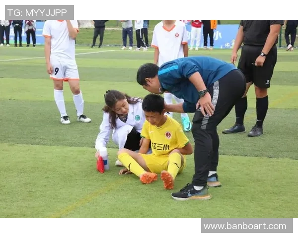 睿博足球引领新潮流助力青少年成长与足球梦想的实现